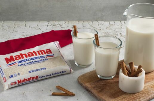 Mexican-horchata-with-white-rice-and-cinnamon