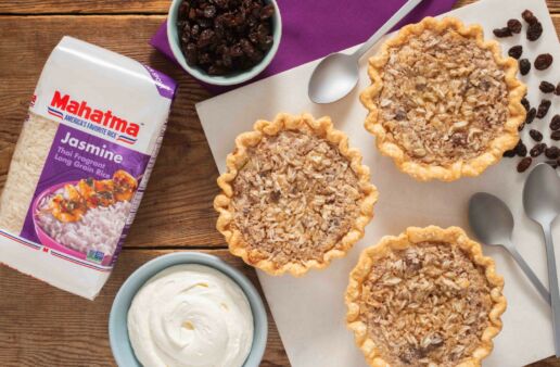 dessert-mini-pies-with-raisin-and-jasmine-rice