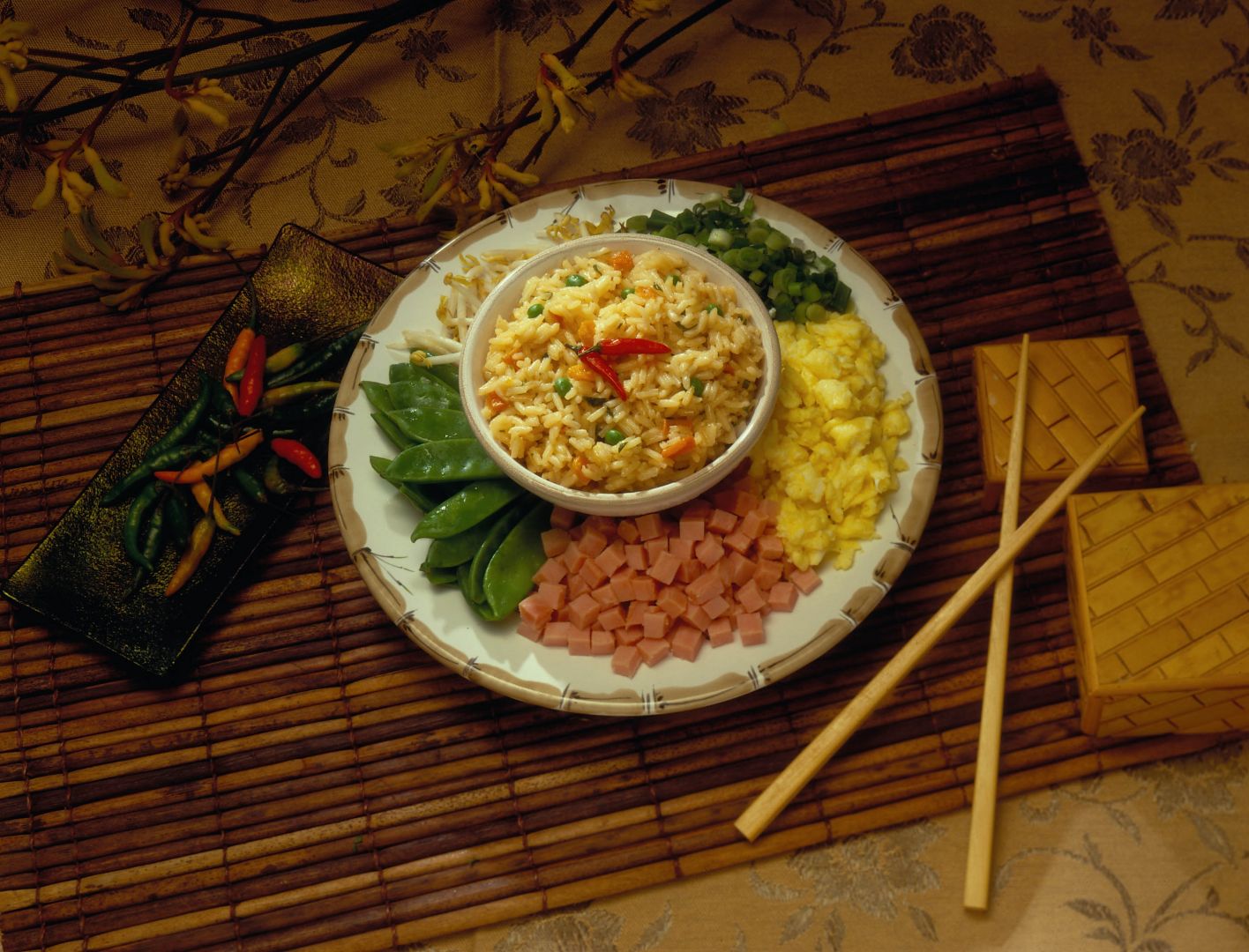 Arroz frito (chow fan)