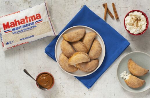Sweet-empanadas-with-rice-pudding-dulce-de-leche-and-cinnamon