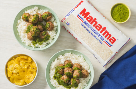 pork-and-white-rice-meatballs-served-with-cuban-mojo