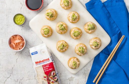 crispy-rice-cakes-made-with-sushi-rice-topped-with-spicy-crab-and-avocado